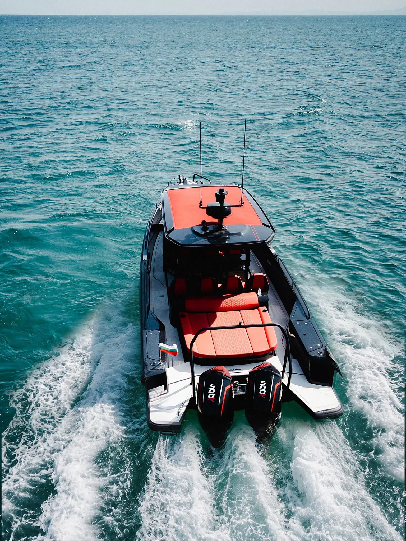Stern with twin 500R outboards
