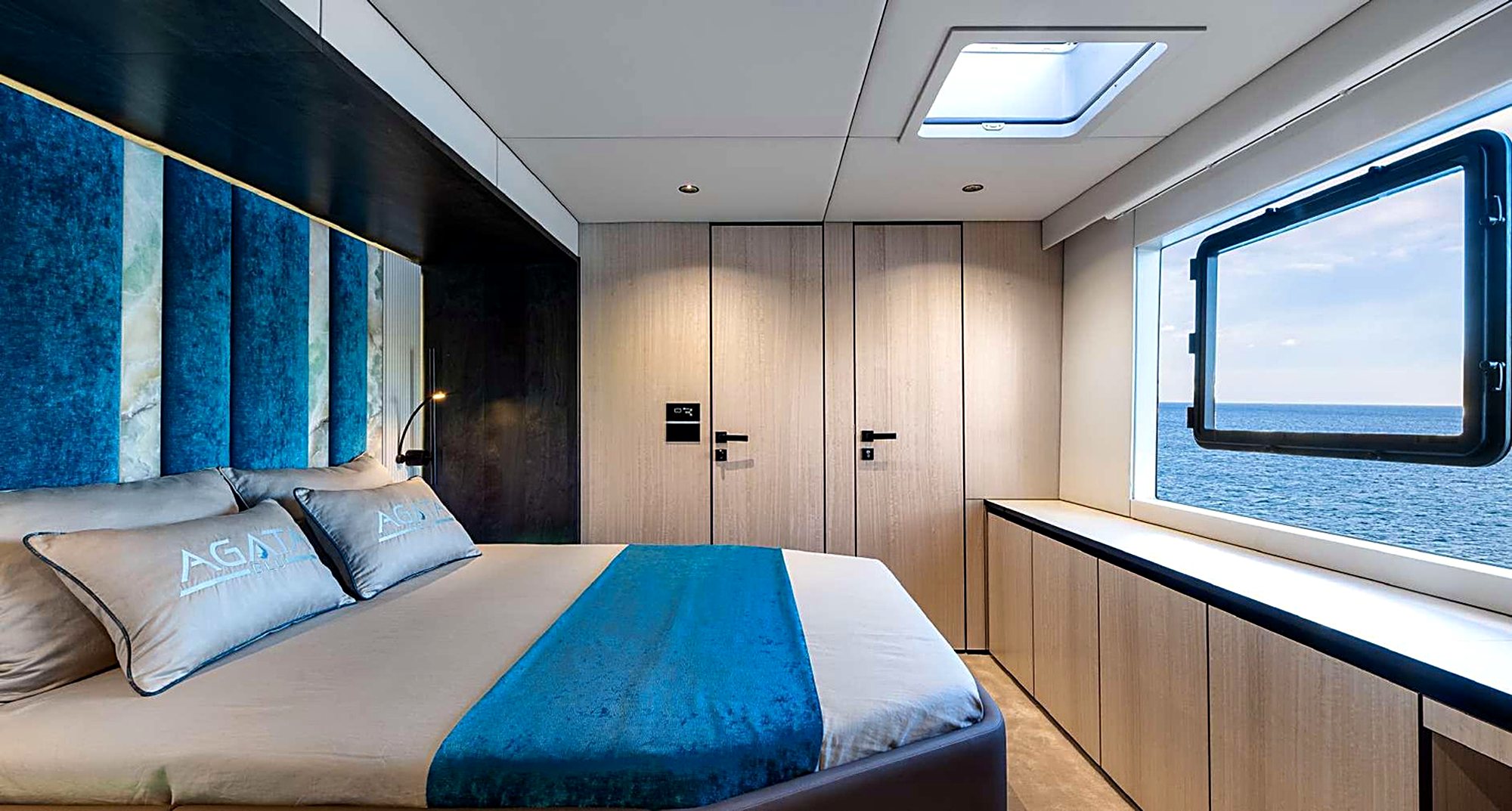Sunreef 70 AGATA BLU master cabin