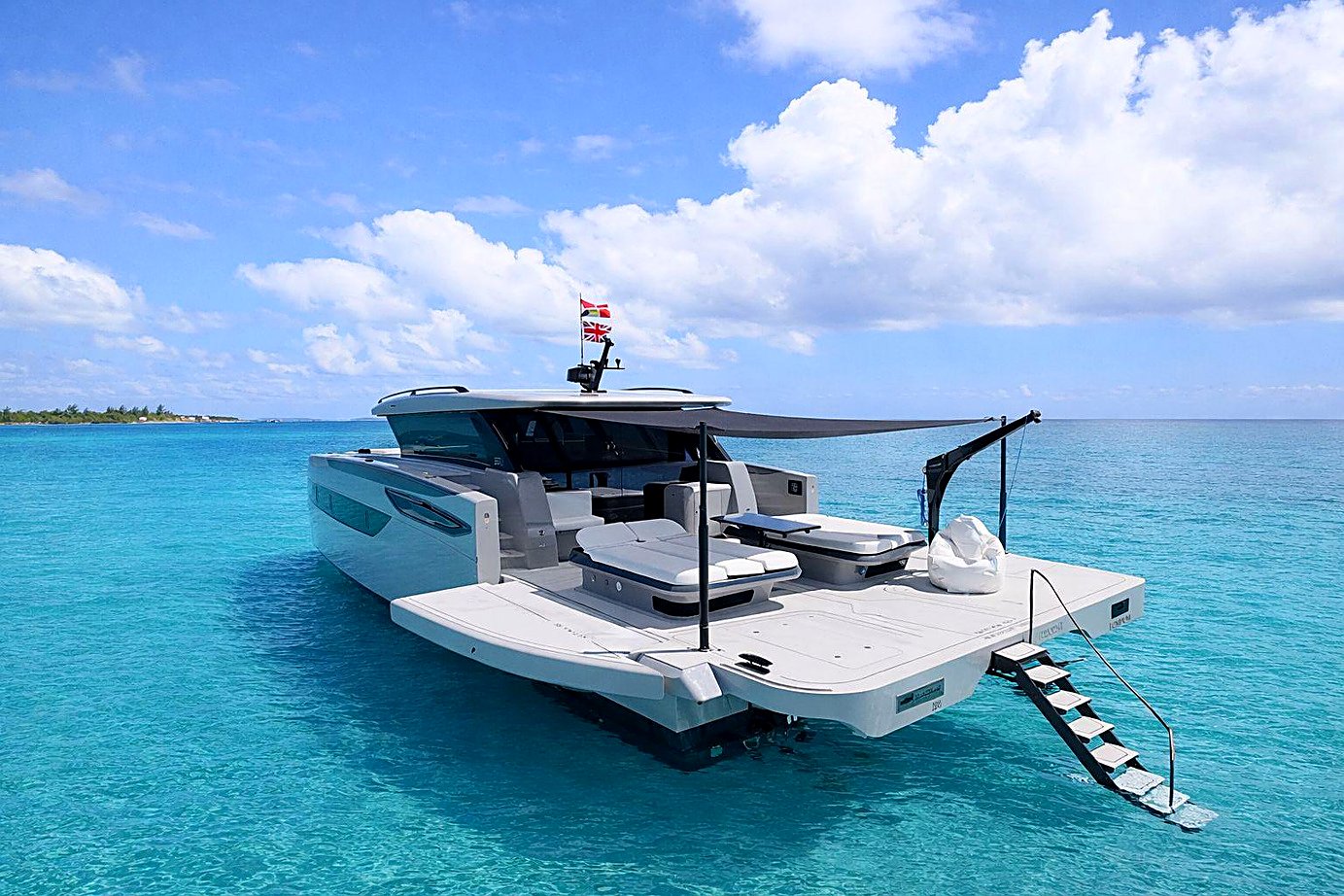Sunreef Ultima 55 aft platform and beach club