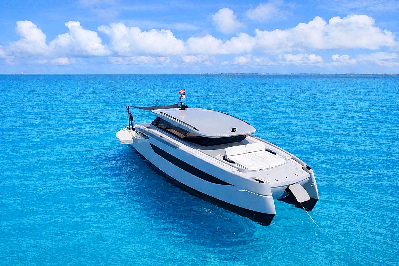 Sunreef Ultima 55 hero photo